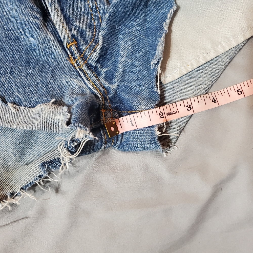 Petros Vintage Levi's distressed 501xx cut off denim - Picture 6 of 11